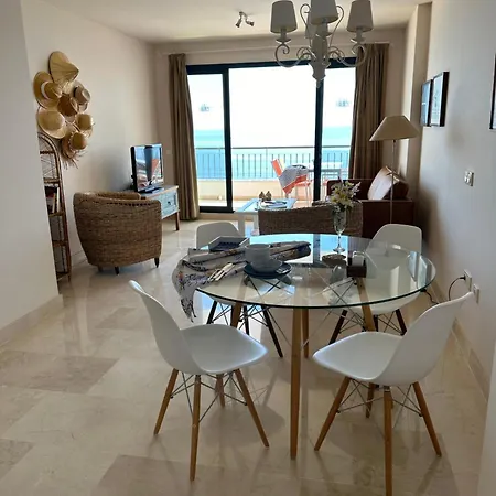 Apartment Frente Al Mar Con Parking Privado